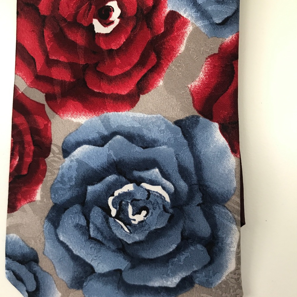 J. Blades "roses" handmade silk tie - Picture 3 of 8